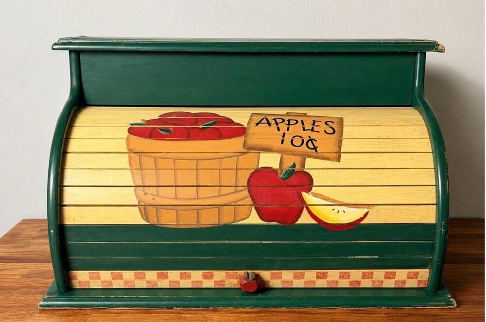 Vintage Wooden Roll-Top Bread Box: Green Apple Market Design, Farmhouse Storage